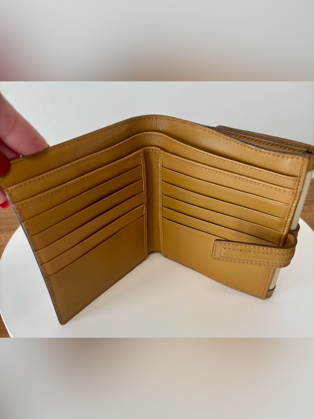 Gucci Bifold Beige Wallet with Tan Leather Double Snap Closure Compact, w/box - Picture 7 of 11